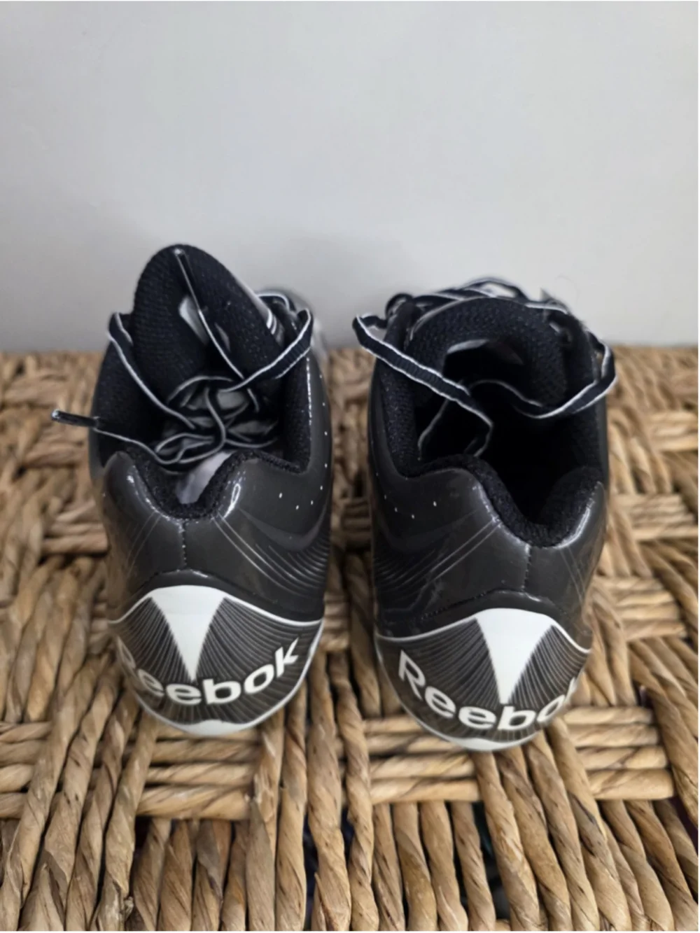 Reebok NFL Equipment NWOB $140 Men's Boys Football Cleats Size 13.5 Black White